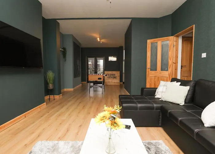 Anfield Luxe Retreat - Stylish Stay With Parking - Steps From Stadium - Short Drive To City Centre