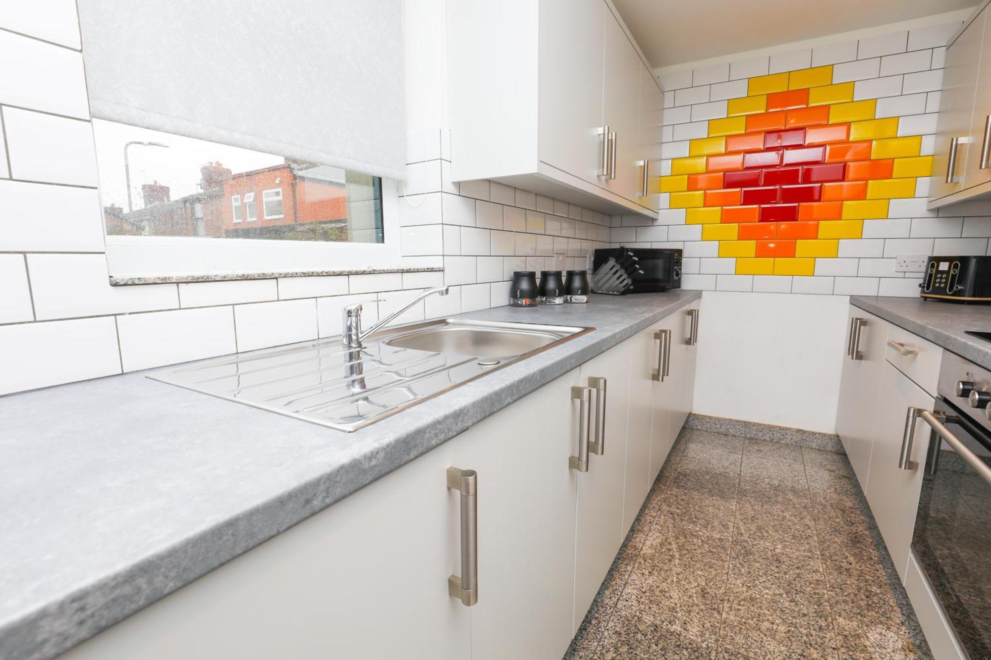 Anfield Luxe Retreat - Stylish With Parking - Steps From Stadium - Short Drive To Centre Apartment Liverpool