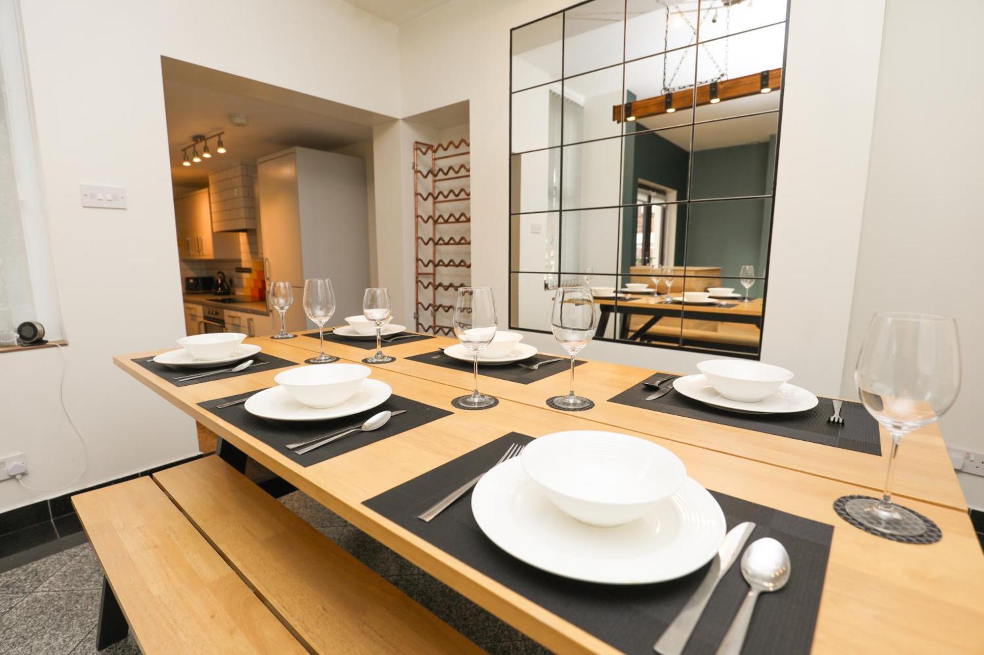 Apartment Anfield Luxe Retreat - Stylish With Parking - Steps From Stadium - Short Drive To Centre Liverpool